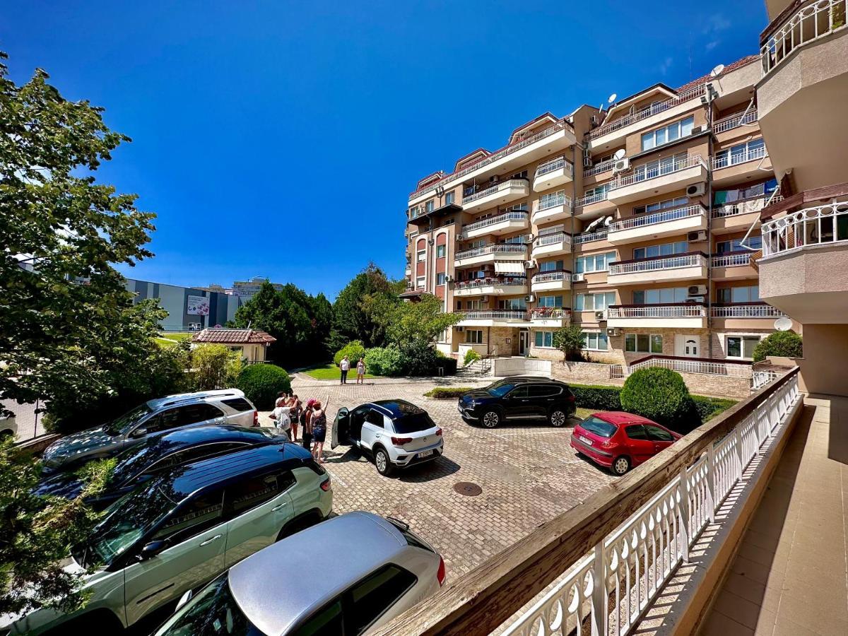Sea Breeze Apartment Varna Ngoại thất bức ảnh